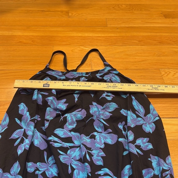Lands’ End Women’s tankini swim top size 14. - Picture 2 of 8